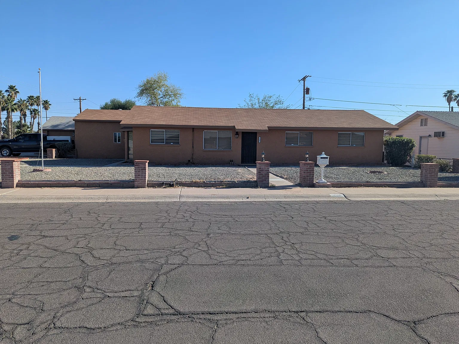 3 bed, 1979 sqft, $2,000 — Photo 1