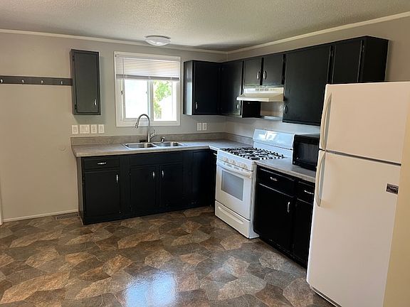 2nd image of 905 Henderson St