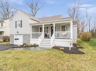 27 Beechwood Rd, Florham Park, NJ 07932