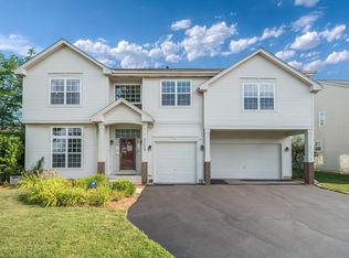 3259 Border Rd, Geneva, IL 60134