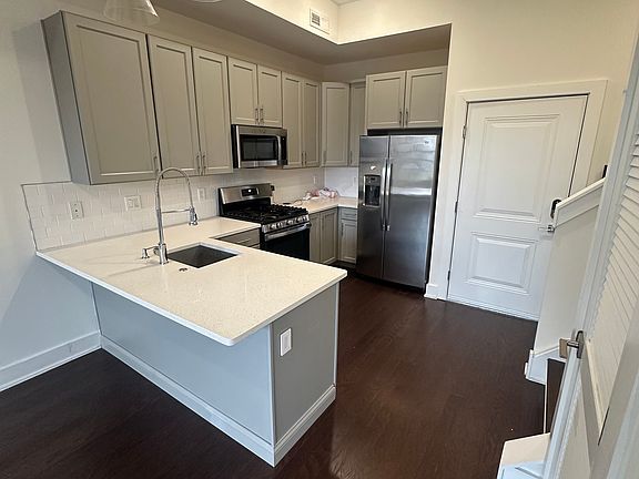 3rd image of 516 W Montgomery Ave Unit 3