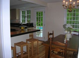 30 Pine Hill Rd, Lynnfield, MA 01940