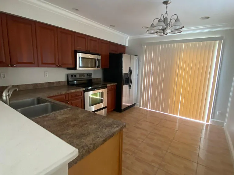 301 Nottingham Blvd — Photo 3