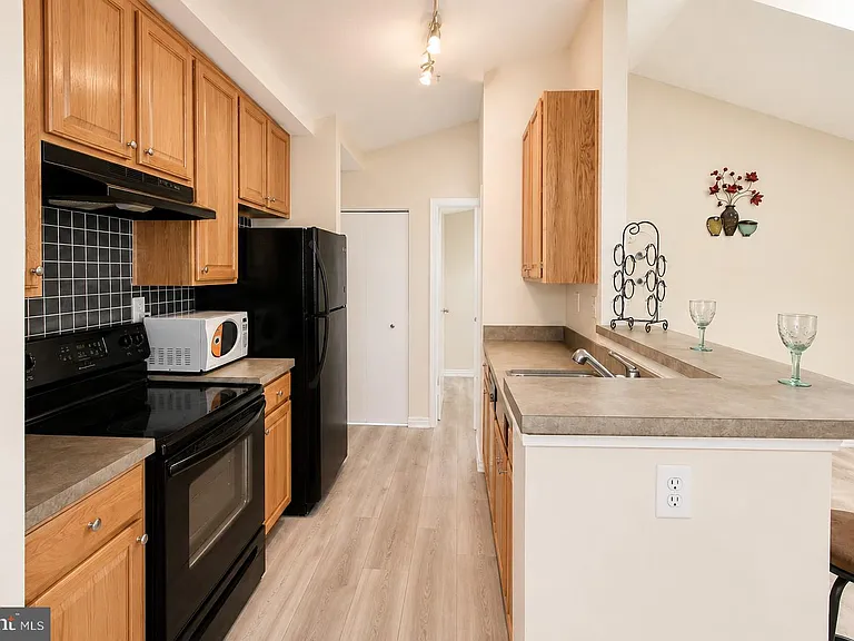 18501 Fairlight Dr #330-64 — Photo 4