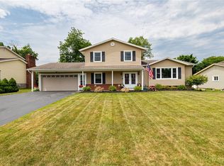 211 Vineyard Dr, Rochester, NY 14616
