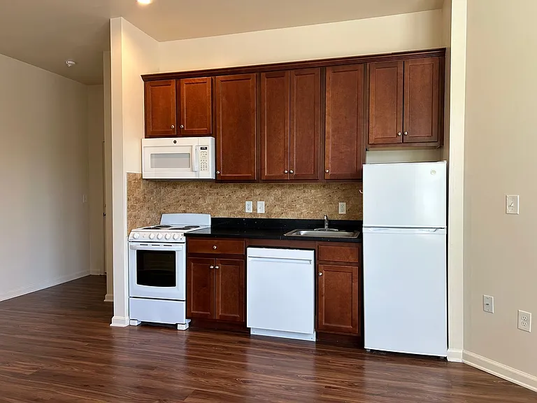 1601 6th St NW — Photo 3