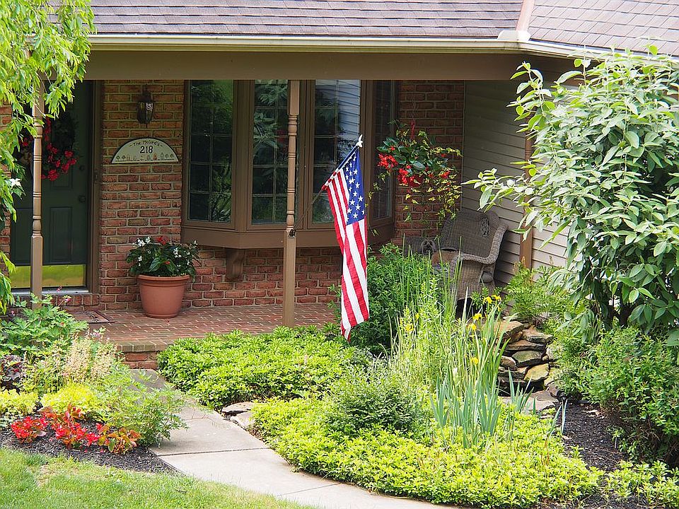 Front entrance w/garden pond