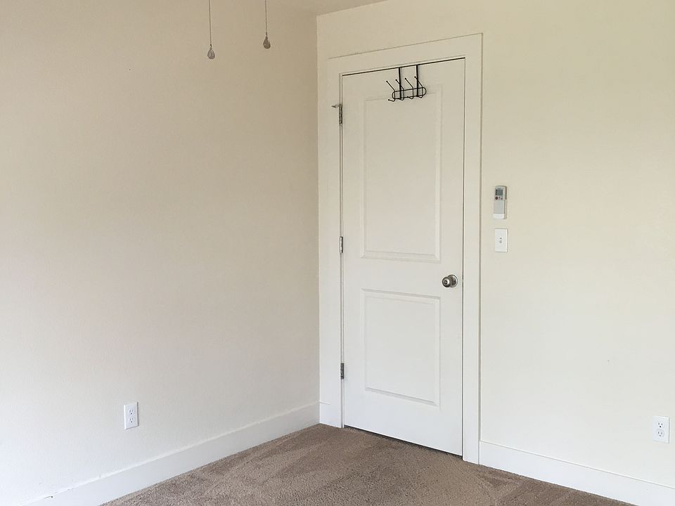 unfurnished room