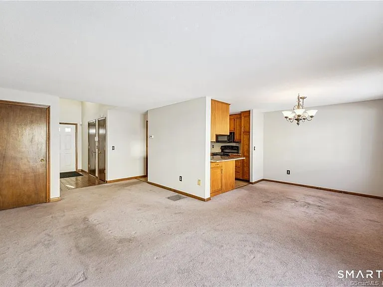 17 Oak Forest Dr #2 — Photo 14