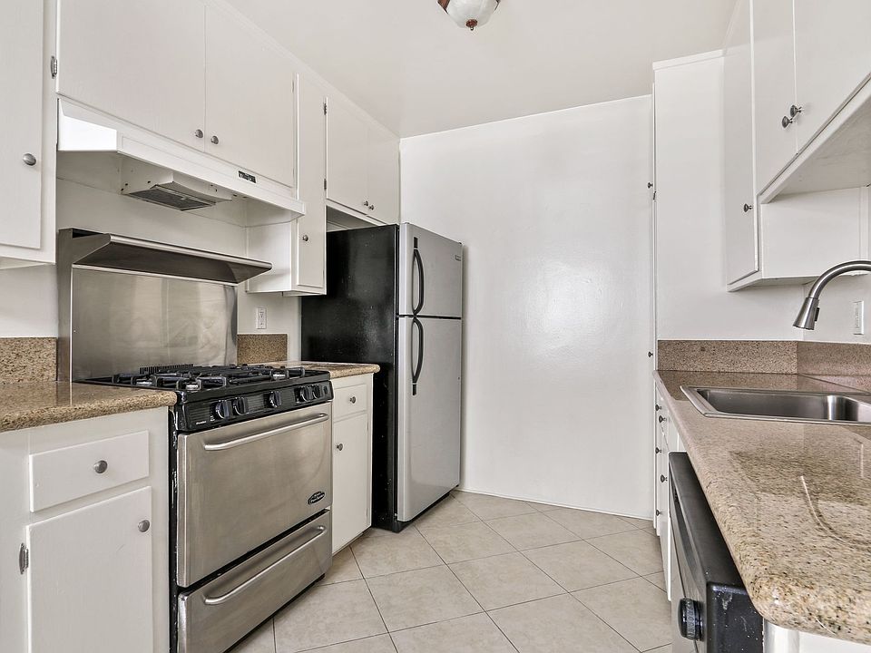 1st image of 937 6th St APT 4