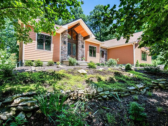 2nd image of 80 Ivywood Ln