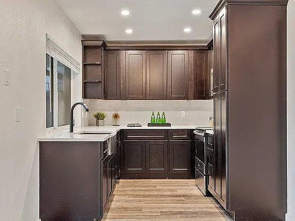 5th image of 2110 Bordeaux Dr