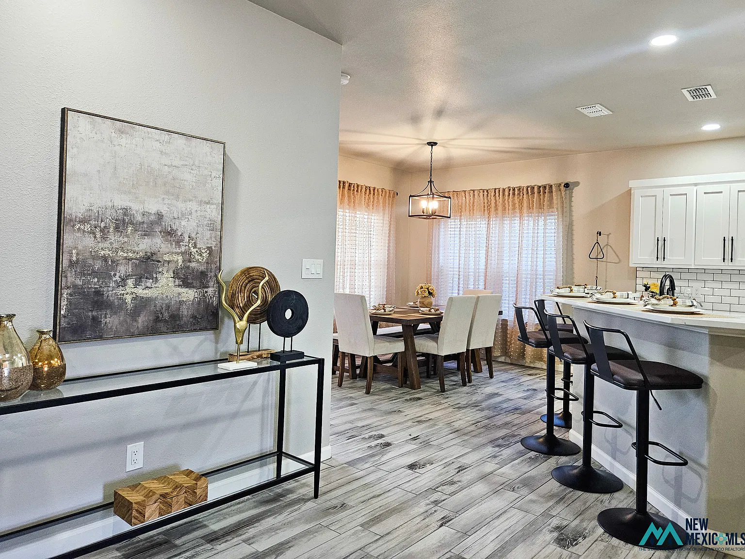 3 bed, 1560 sqft, $4,920 — Photo 4