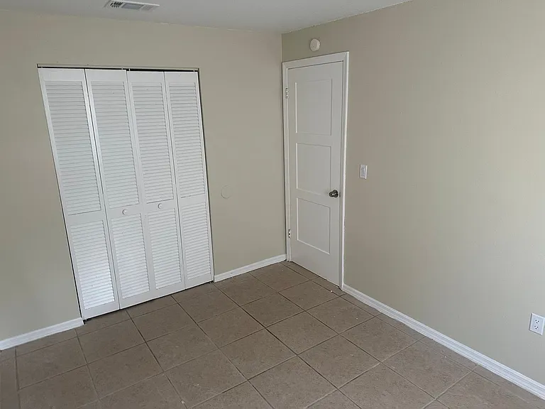 412 Country Lane Dr — Photo 15