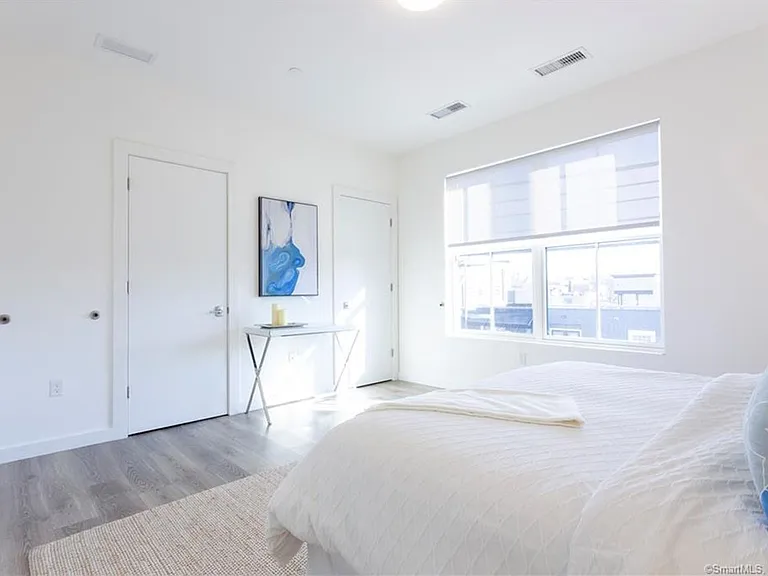 Post Road Lofts — Photo 8