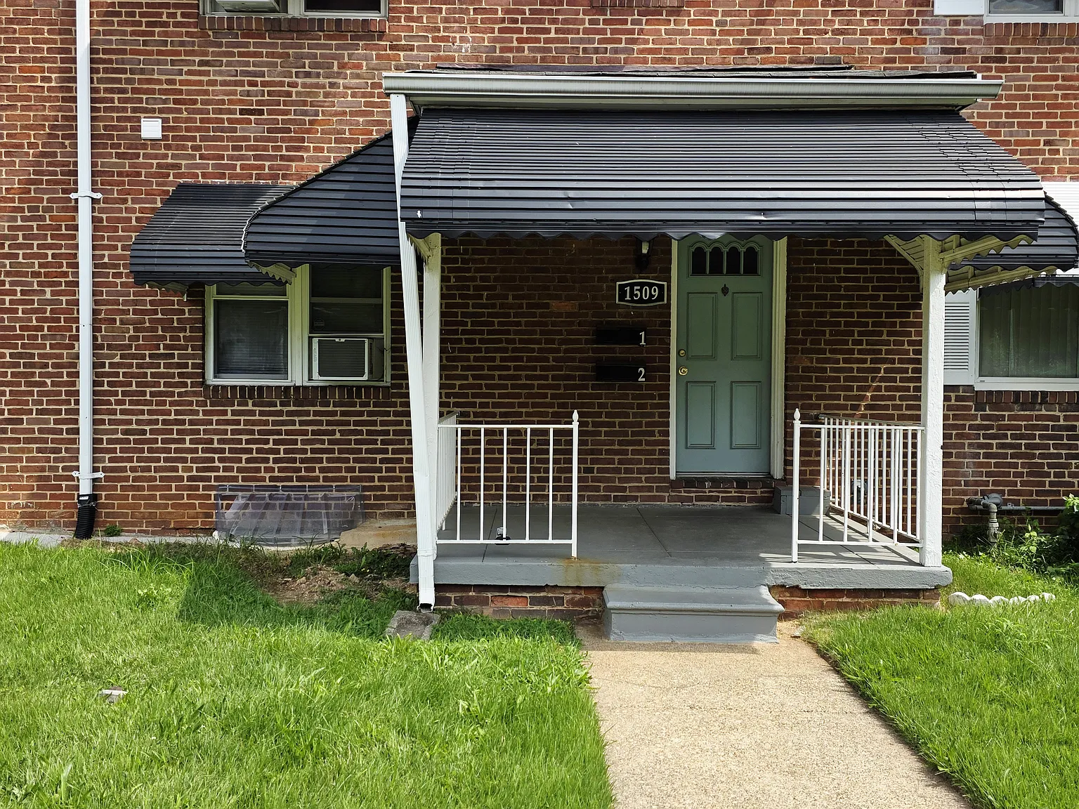 3 bed, 1280 sqft, $1,700 — Photo 2