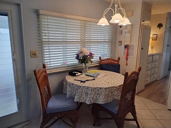 3rd image of 7 Cedar Drive #Cd7