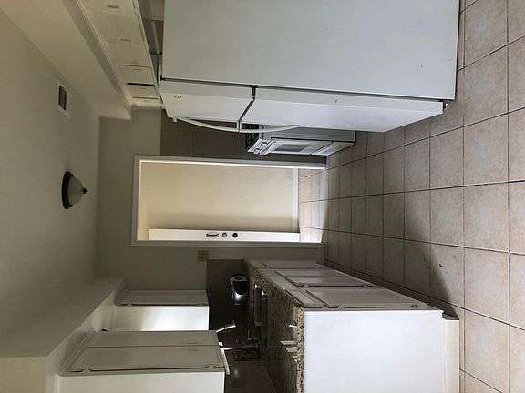 3rd image of 7815 Livingston St
