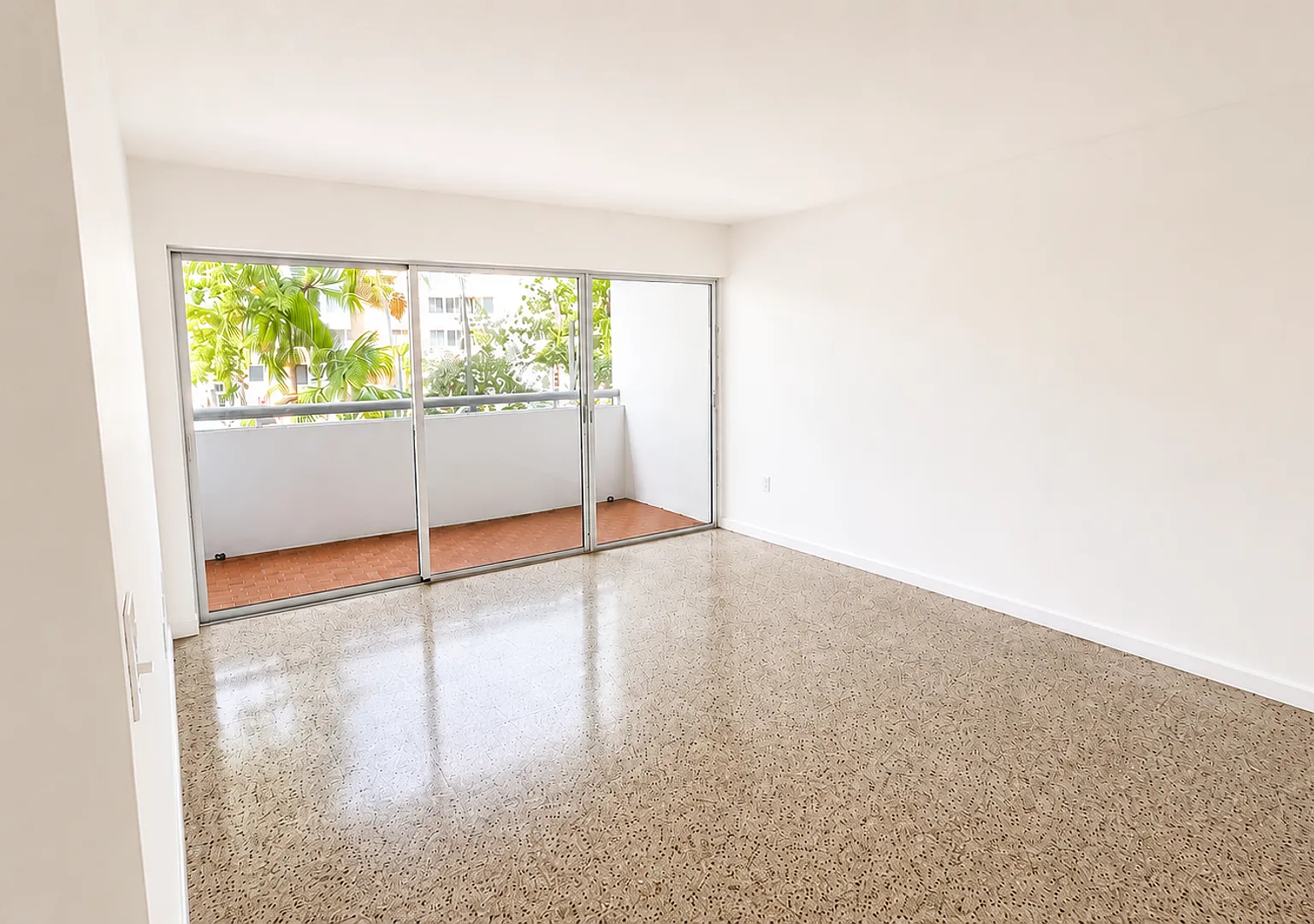 Giovanna Apartments — Photo 3