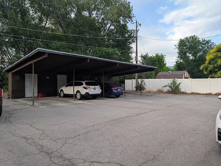361 E Park Creeke Ln #C — Photo 10
