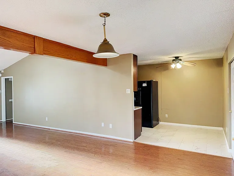 2837 Lowell Dr — Photo 11