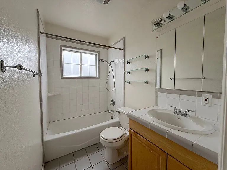 4719 La Presa Ave — Photo 15