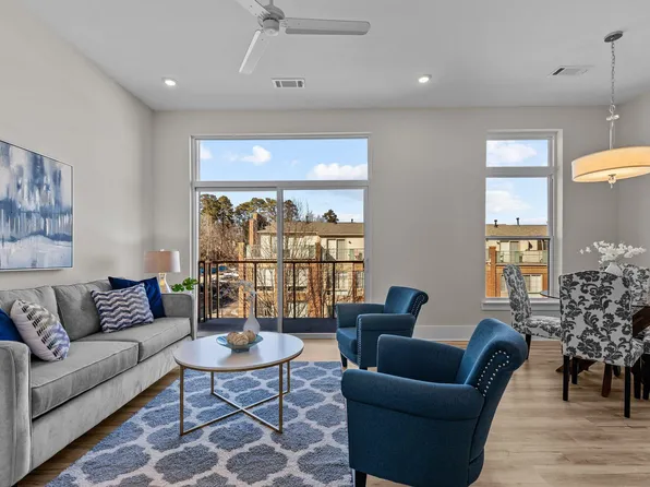 2441 Campus Shore Dr #413, Raleigh, NC 27612