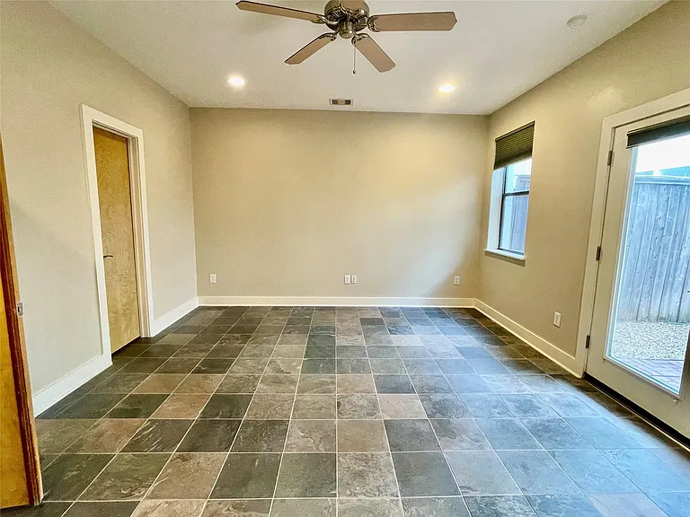 954 Patterson St — Photo 5