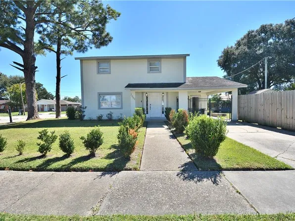 2009 Francke Pl, Violet, LA 70092