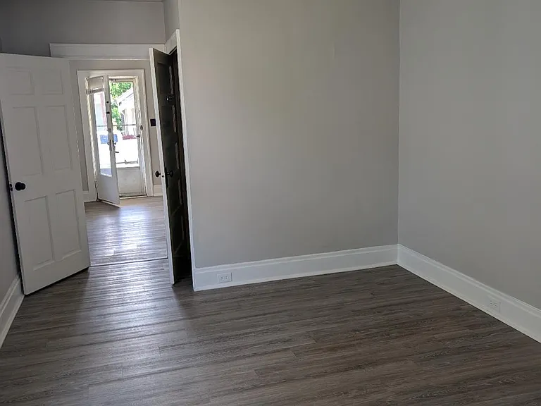 216 E 46th St — Photo 10
