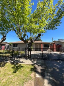 2461 S Holloway Ave, Fresno, CA, 93725