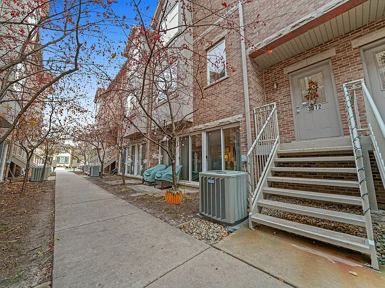 3930 Wehrman Ave — Photo 25