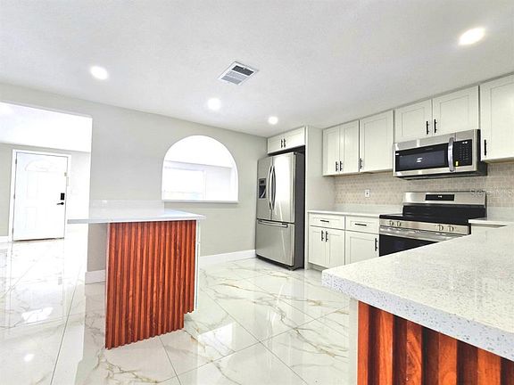4th image of 7715 Cherrytree Ln