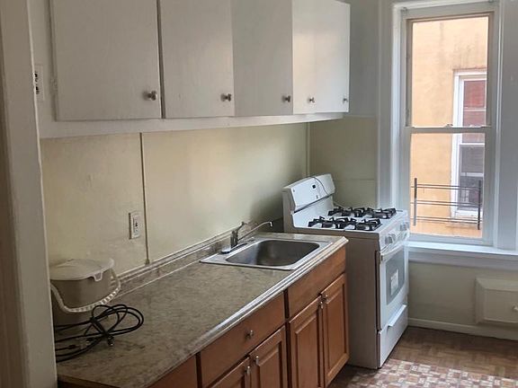 5th image of 854 E 222nd St