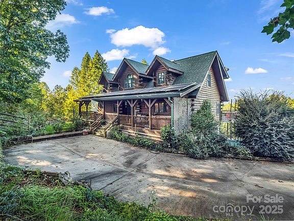 3rd image of 134 Moriah Dr