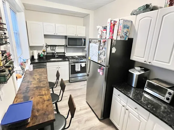 1109 Boylston St, Boston, MA