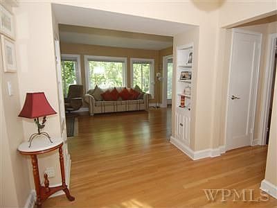 5th image of 303 Davenport Ave