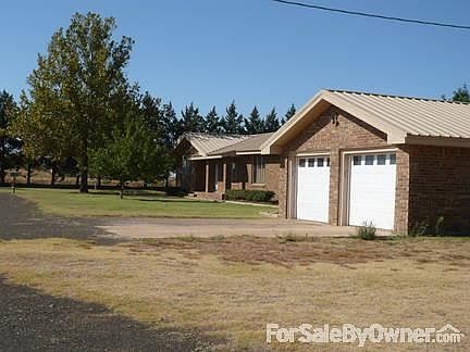 House
						:
						4 bedroom, 2bath, 2 car garage, central A/C, evergreen trees on S and W