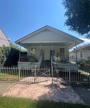 2nd image of 1821 Joseph St