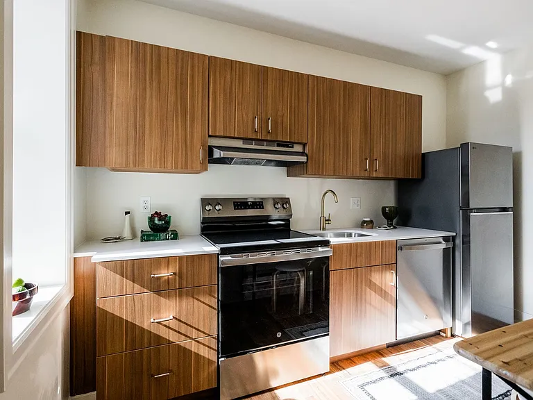 Sterling Apartments — Photo 41