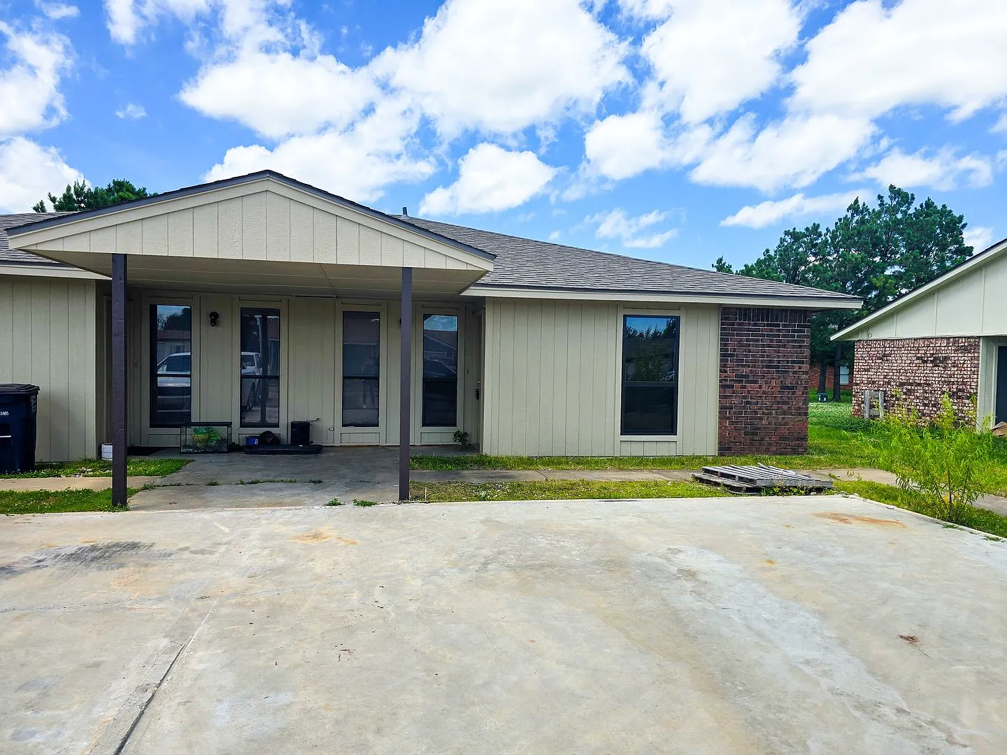 Cute 2 bedroom Duplex near OBU — Photo 1