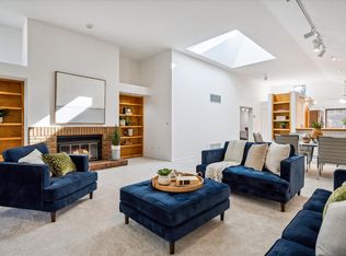 3935 Ridgmaar Sq, Ann Arbor, MI 48105