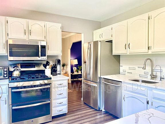 4th image of 6524 Farmingdale Ct