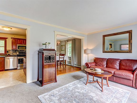 2nd image of 205 Washington Dr