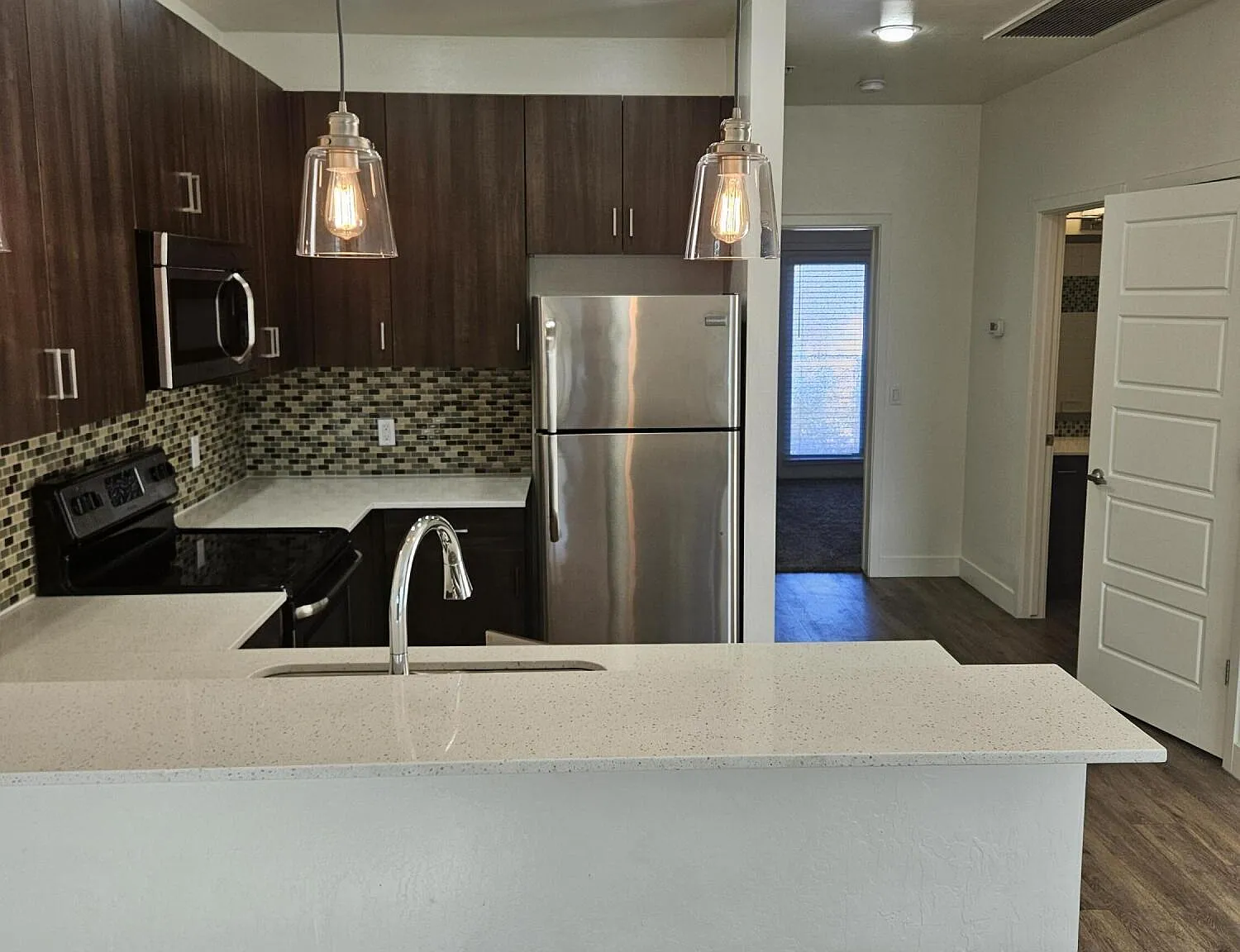1 bed, 1.0 bath, 780 sqft, $1,475 — Photo 4