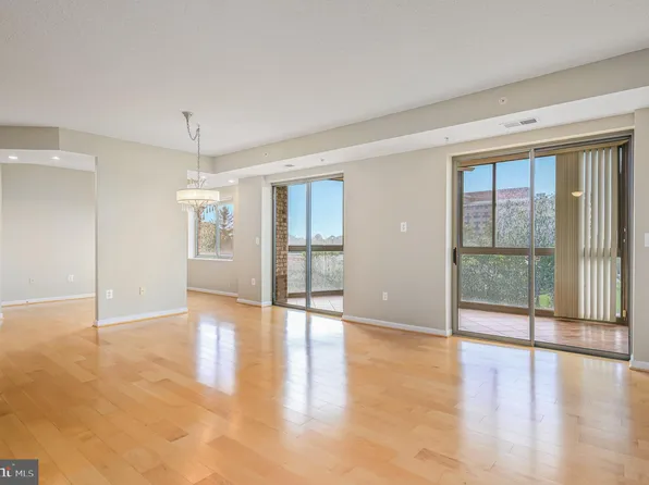 19355 Cypress Ridge Ter Unit 720, Leesburg, VA 20176