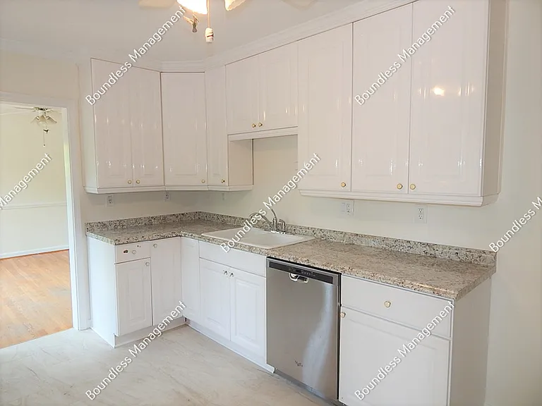 1033 Scott Blvd — Photo 9