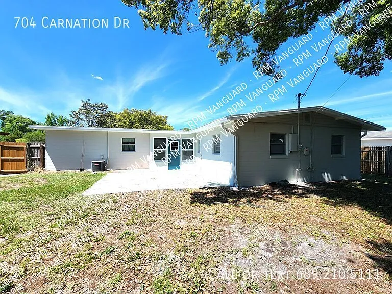 704 Carnation Dr — Photo 14