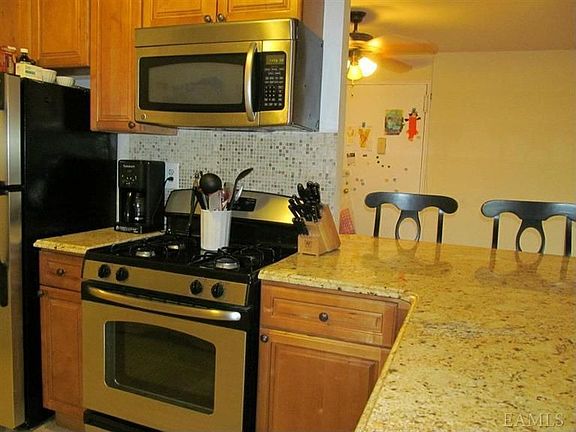 4th image of 1304 Midland Ave APT B44