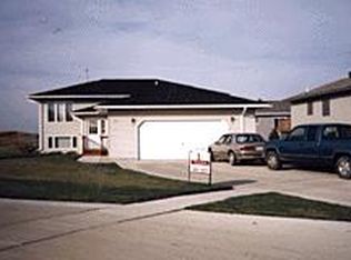 309 Herzog Dr, Watertown, SD 57201